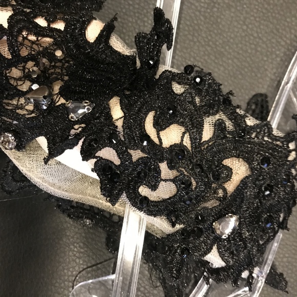 Mon Cheri 'Ellie Wilde' Two-Tone Lace Gown - Picture 7 of 7